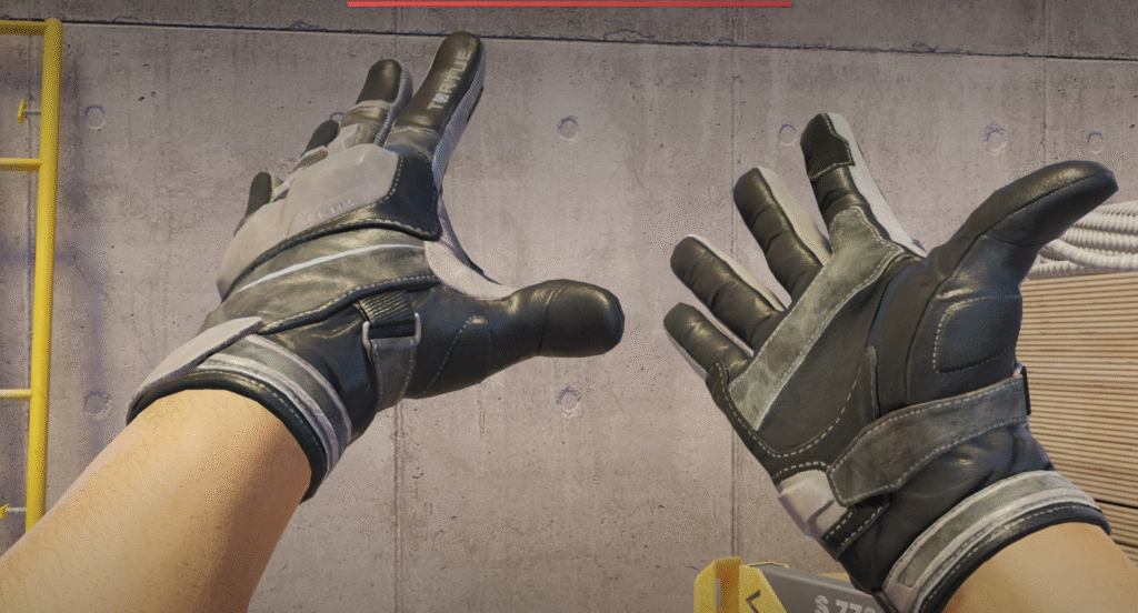 Moto Gloves Smoke Out